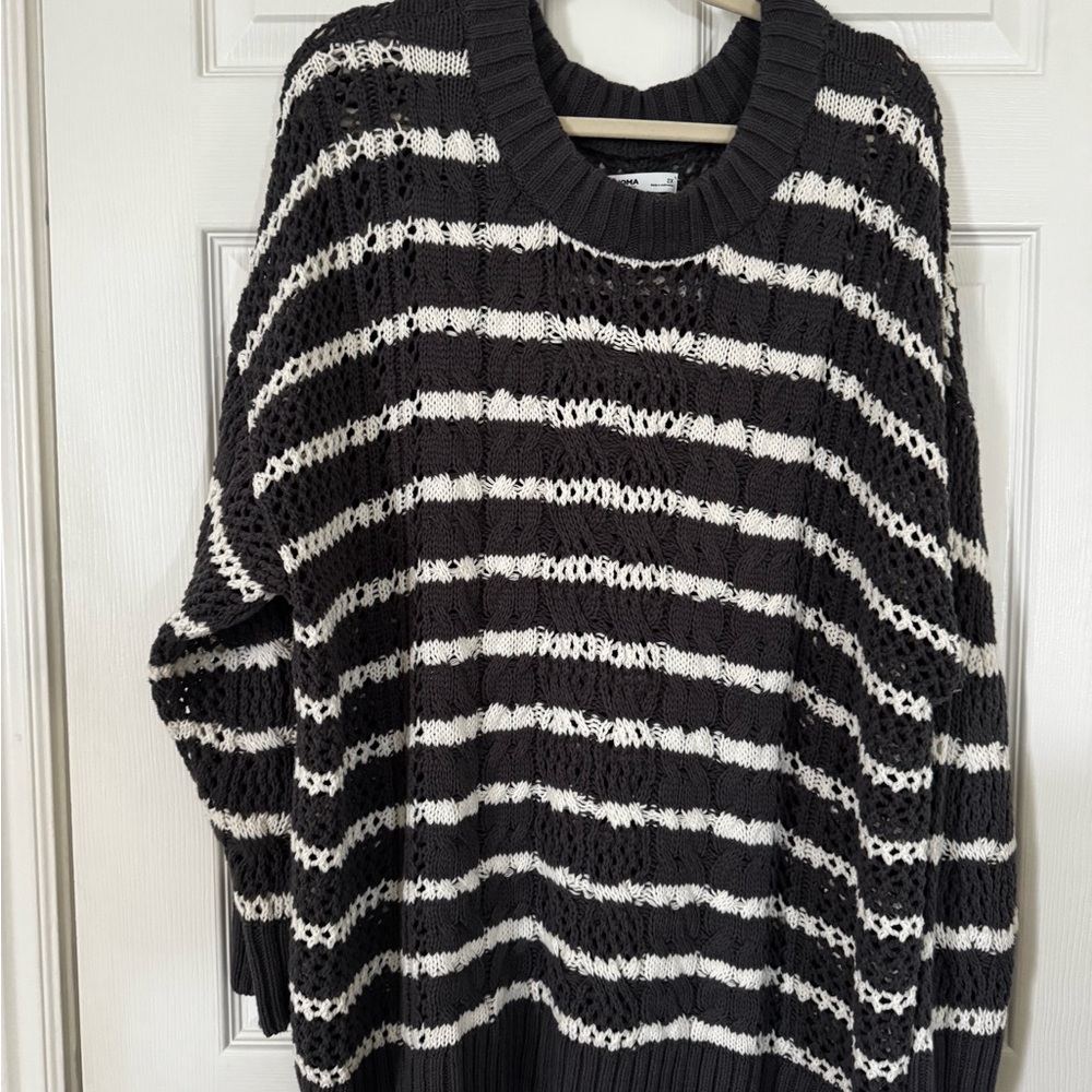 Sonoma Grey and White Crew Neck Striped Sweater